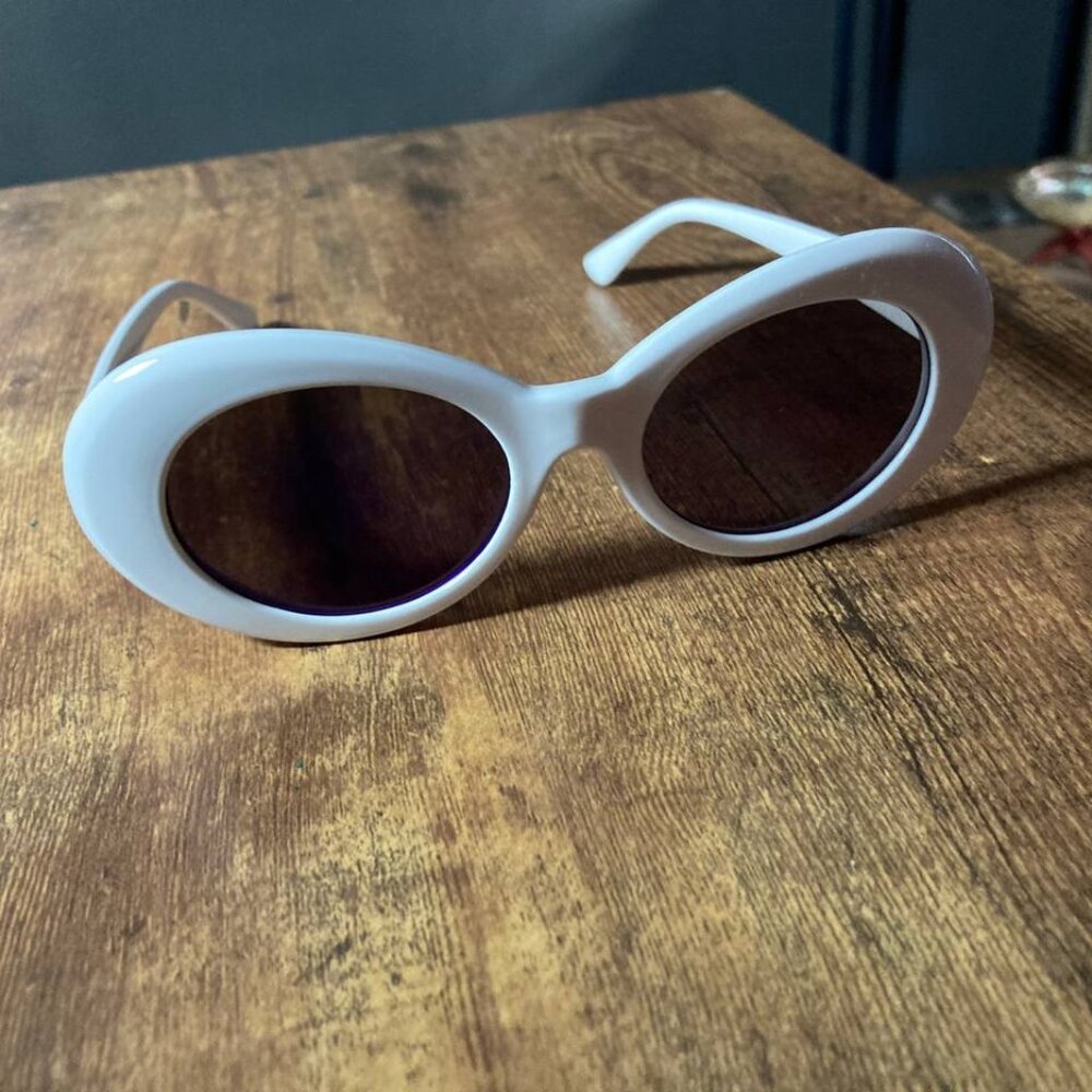 White Kurt Cobain style Oval Cat Eye Sunglasses with Dark Lenses - Picture 4 of 9